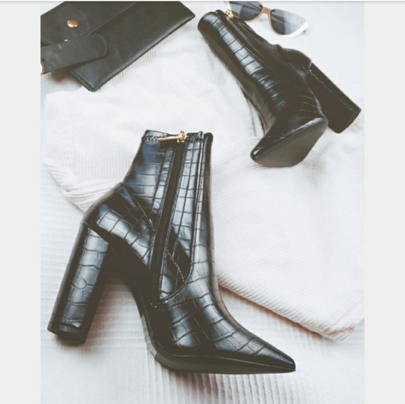 🆕️The New York//black croc print boot - Picture 4 of 7